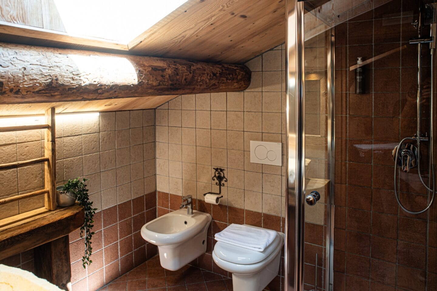 Dettaglio bagno camera